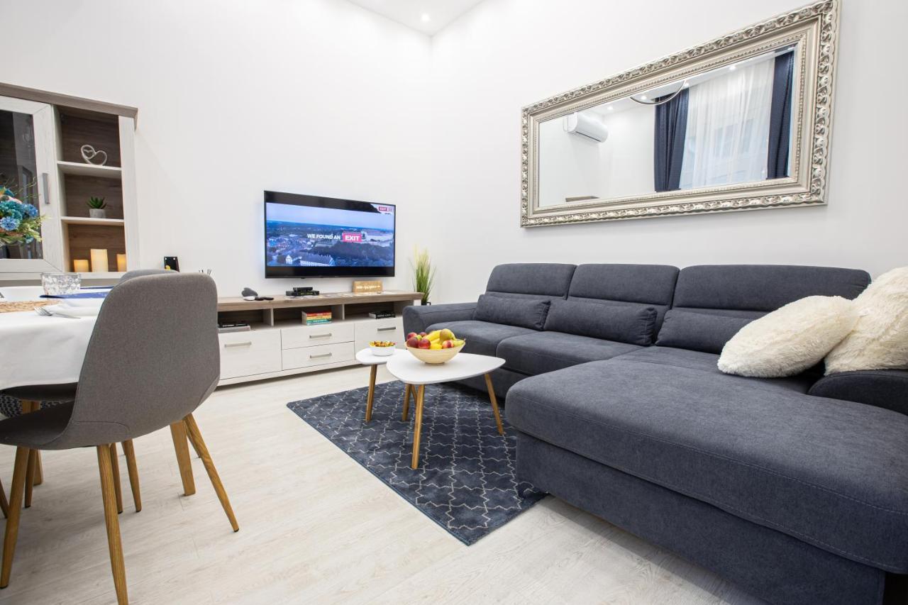 Theatre Square Apartments ノヴィ・サド エクステリア 写真